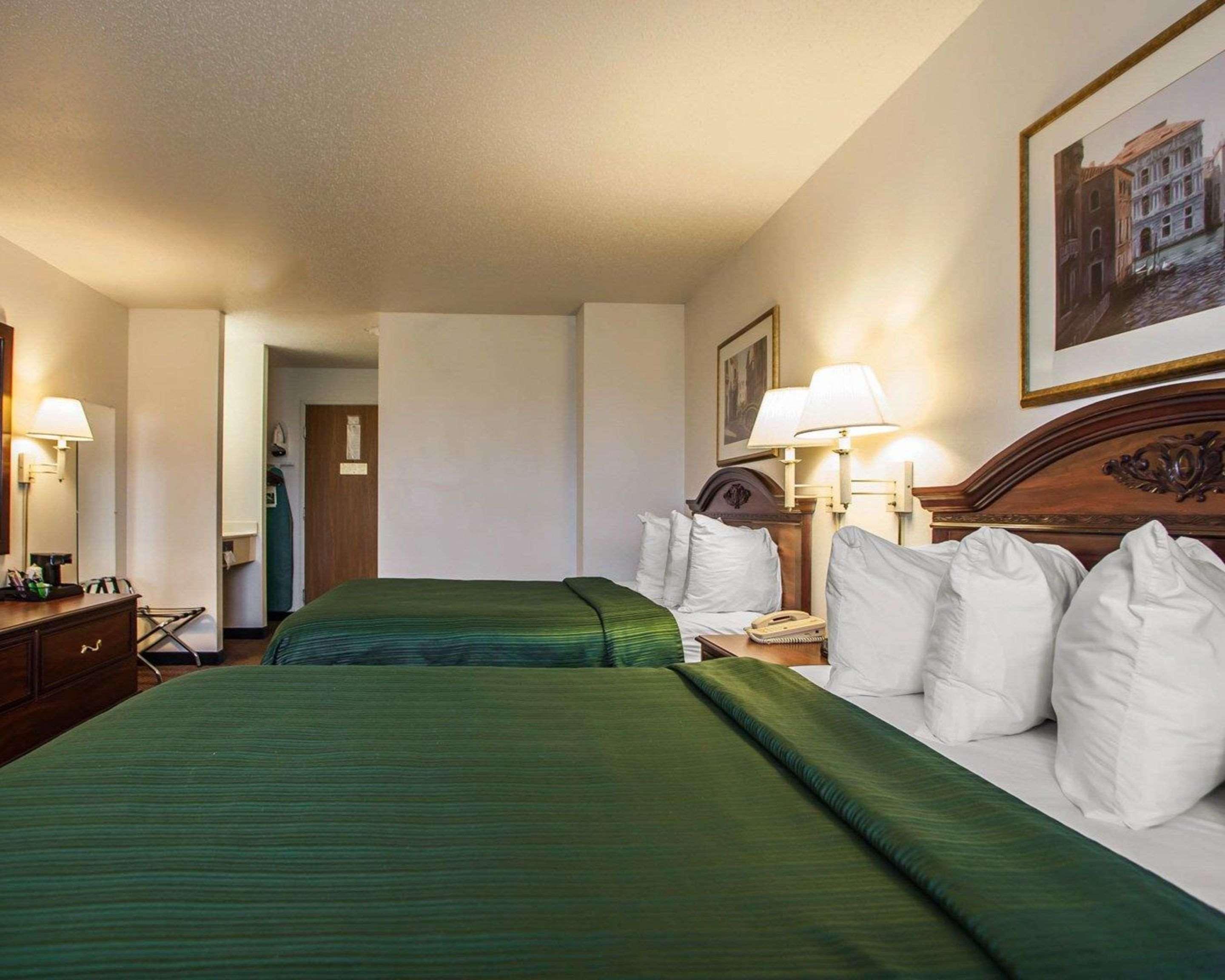 Quality Inn & Suites Eldridge Davenport North Εξωτερικό φωτογραφία